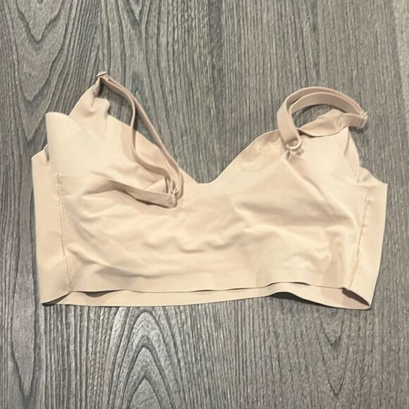 True & Co True Body V-Neck Adjustable Strap Bra Size M - Picture 2 of 3